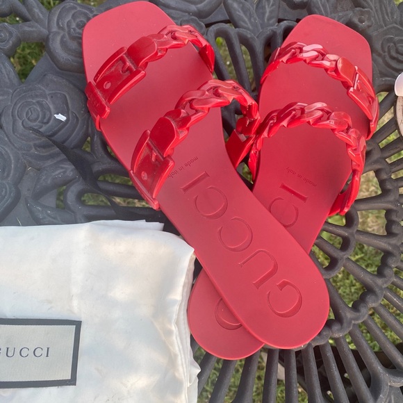 Gucci Red Hibiscus Twisted Rubber Pattern Slides Sandals Size 11 - Picture 4 of 17